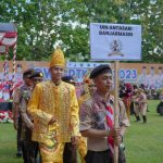 Kontingen Gerakan Pramuka UIN Antasari saat mengikuti defile pembukaan PWN PTK XVI 2023 di Gorontalo (Foto Humas Yulida Rifani) - kompres 4