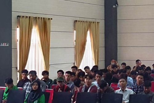 (Para dosen dan mahasiswa UIN Alauddin Makassar antusias mengikuti dialog)