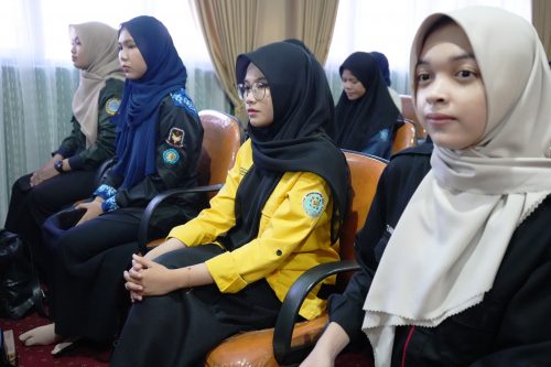 Para mahasiswi saat mengikuti Sekolah Islam dan Demokrasi (Foto:Humas/Hadi Rustami)