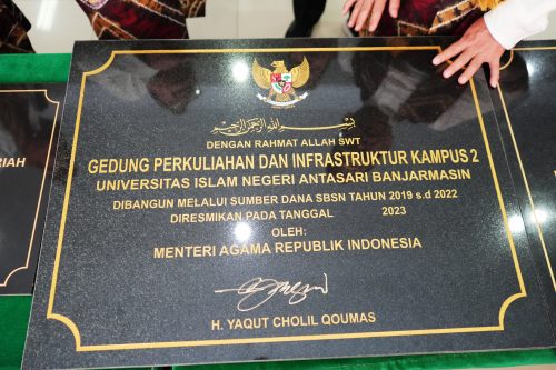 Prasasti peresmian Kampus 2 UIN Antasari Banjarmasin (Foto:Humas/Achmad Magfur)