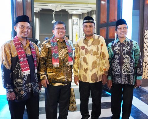 Karo AAKK UIN Antasari Drs. H. Rijalul Faqih, M.Si., M.E.I. (kanan) ikut berhadir di jamuan makan malam (Foto:Humas/Hadi Rustami)