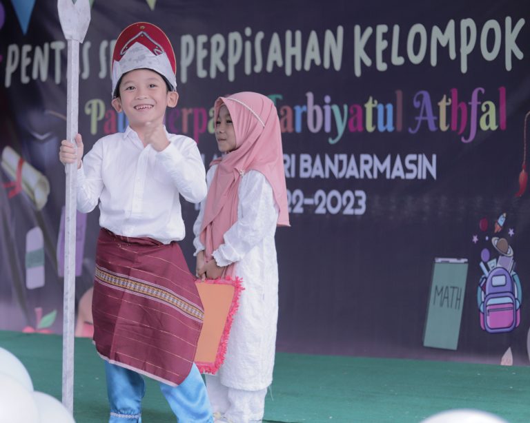 Keceriaan para anak didik saat tampil di pentas seni (Foto:Tim Humas)