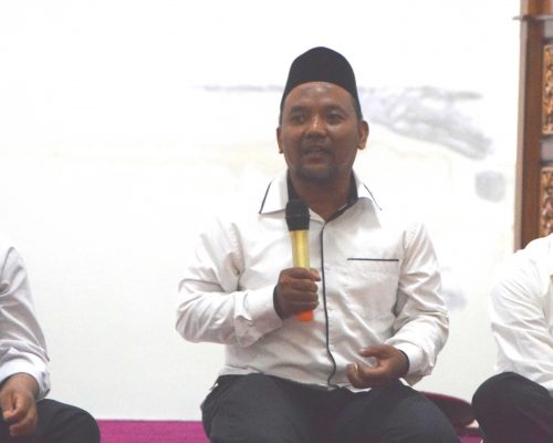 Kepala Ma'had al-Jam'iah UIN Antasari Dr. Hairul Hudaya, M.Ag. saat menyampaikan laporannya (Foto:Humas/Hadi Rustami)