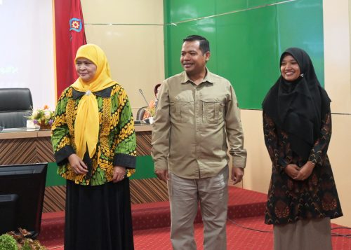 Para dosen dari berbagai PTKIN di Indonesia saat mewakili para mahasiswa pemenang KINMU II (Foto:Humas/Sophia Perennia)