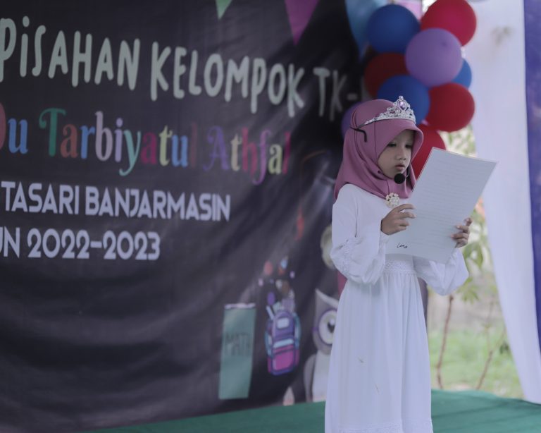 Penampilan salah satu anak didik yang sudah bisa membaca (Foto:Tim Humas)