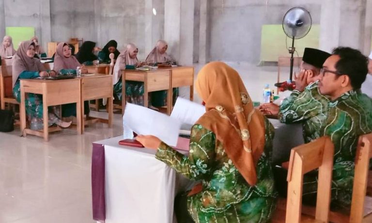 Saat sesi pemaparan materi berlangsung (Foto:Prodi MPI)