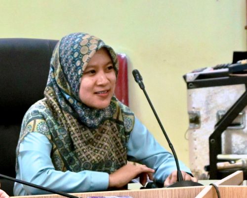 Salah satu Tutor UPB saat antusias mengikuti acara (Foto:Humas/Hadi Rustami)