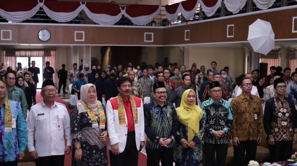 Foto bersama usai pembukaan (Foto:Humas/Yulida Rifani)