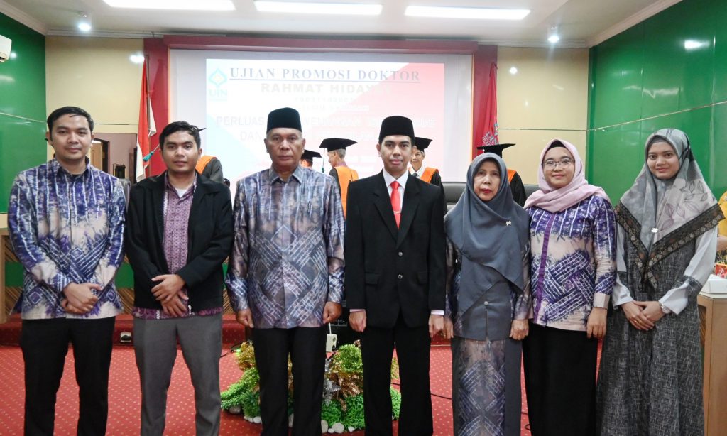 Rahmat Hidayat saat berfoto bersama keluarga (Foto:PPL/Muhammad Hifzi Addini)