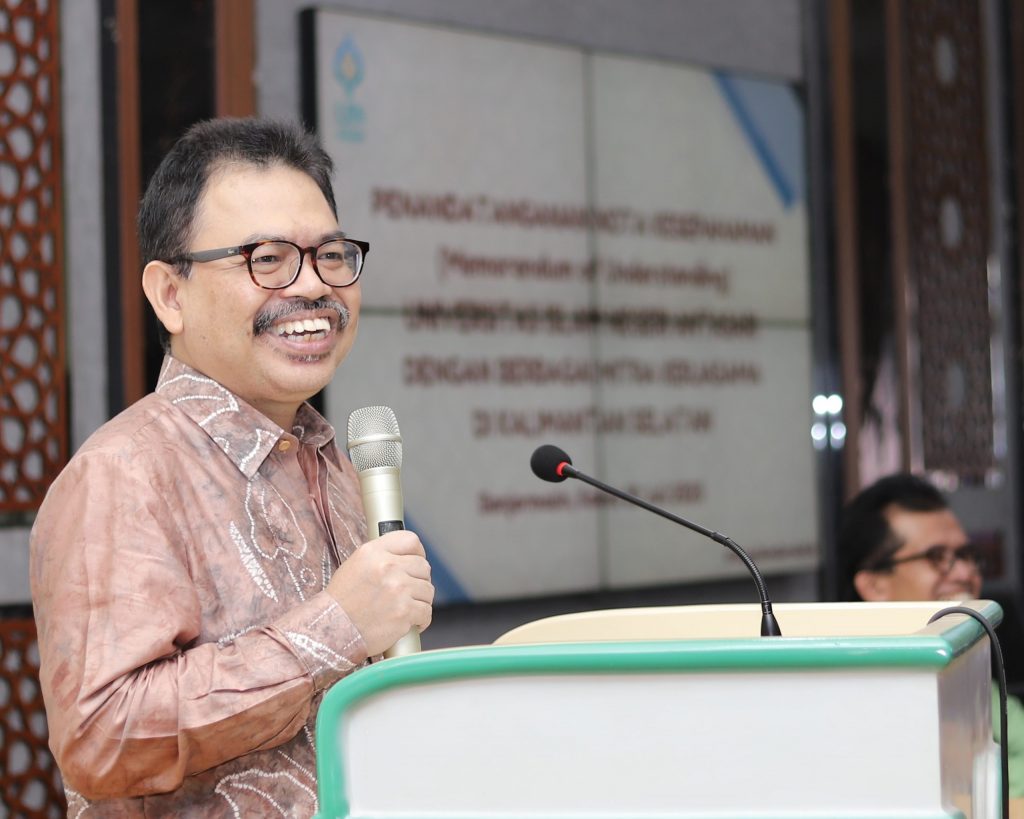 Rektor UIN Antasari Banjarmasin Prof. Dr. H. Mujiburrahman, M.A. saat memberikan sambutan (Foto:Humas/Yulida Rifani)