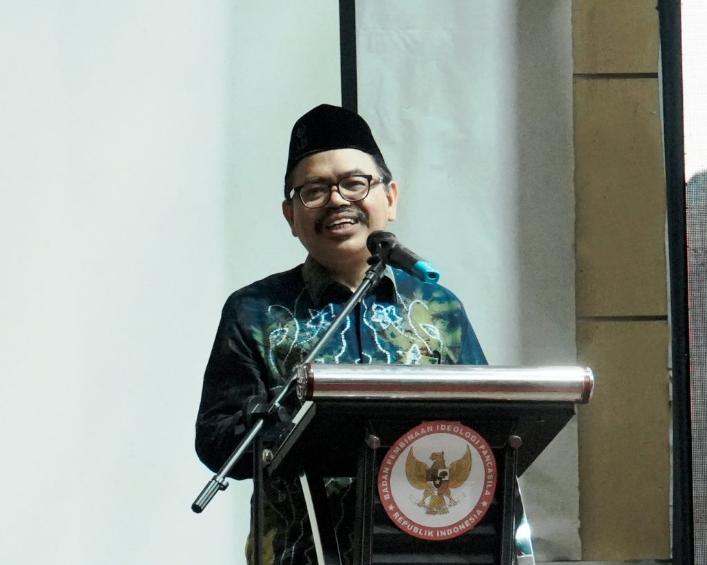 Rektor UIN Antasari Prof. Dr. H. Mujiburrahman, M.A. saat memberikan sambutan (Foto:Humas/Hadi Rustami)