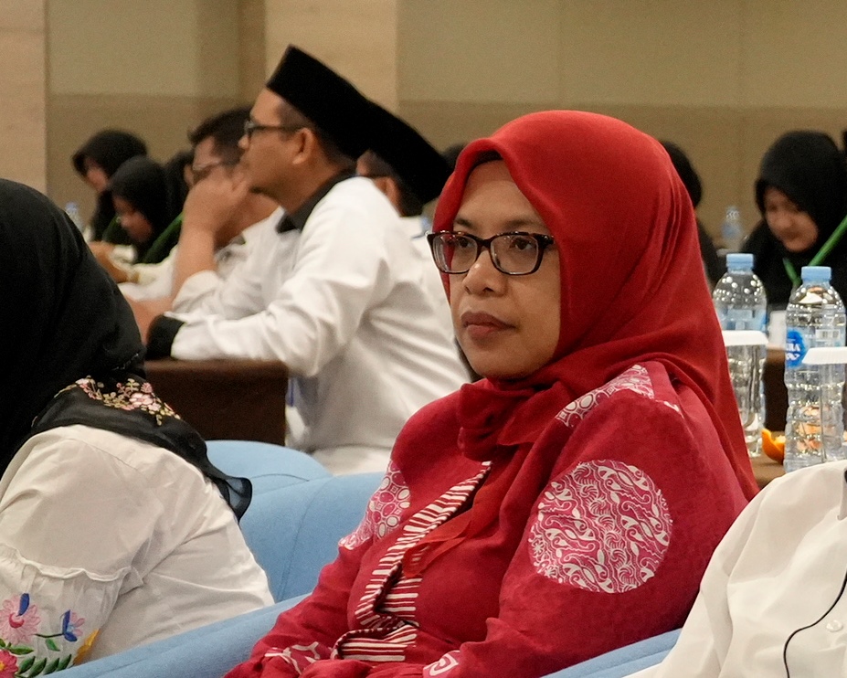 Effi Widayati, S.Ag., M.A.P. JFT PTP Bina Tendik Dit PTKI Ditjen Pendis Kemenag RI saat hadir di Banjarmasin (Foto:Humas/Achmad Magfur)