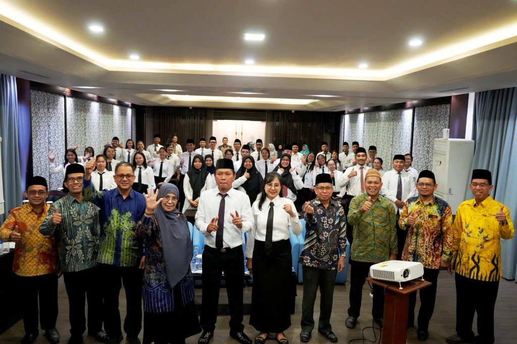 Foto bersama dengan para peserta Angkatan III PKDP 2023 PTP UIN Antasari Banjarmasin (Foto:Humas/Achmad Magfur)