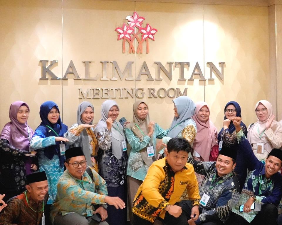 Para peserta PKDP 2023 gelaran UIN Antasari ceria usai mengikuti rangkaian acara - Copy