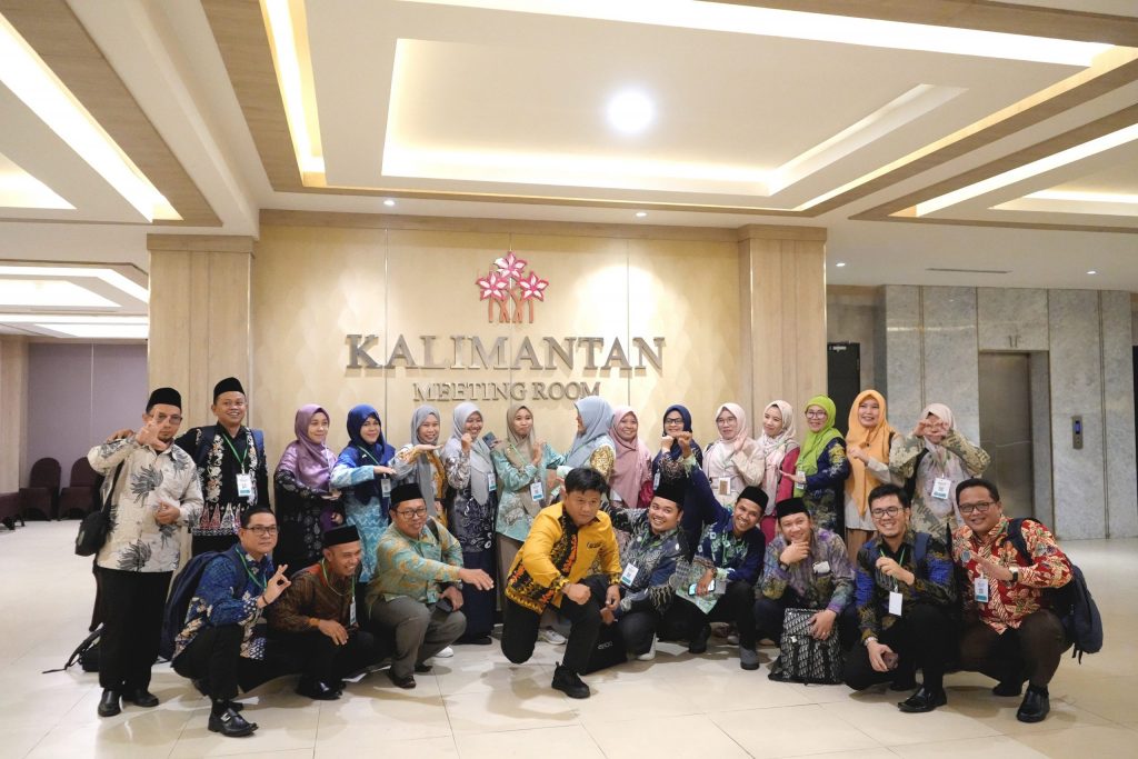 Para peserta PKDP 2023 gelaran UIN Antasari ceria usai mengikuti rangkaian acara (Foto:Humas/Achmad Magfur)