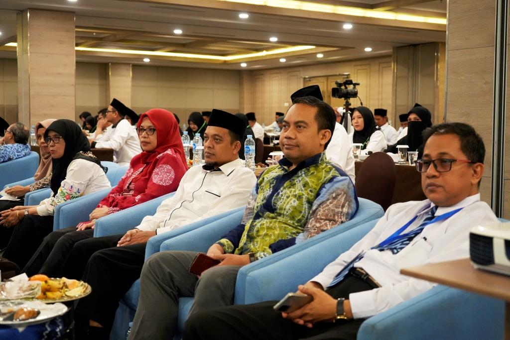 Pimpinan UIN Antasari bersama utusan kemenag pusat (kerudung merah) di pembukaan PKDP 2023 di Banjarmasin (Foto Humas Achmad Magfur)