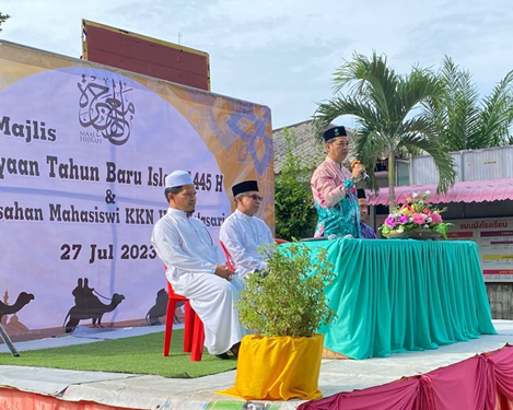 (Wakil Rektor UIN Antasari Bidang AUPK Dr. H. Akhmad Sagir, M.Ag. saat menjadi narasumber di Thailand)