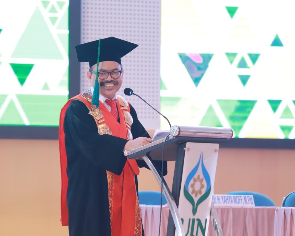 Rektor UIN Antasari Banjarmasin Prof. Dr. H. Mujiburrahman, M.A. saat memberikan sambutan (Foto Humas Yulida Rifani)