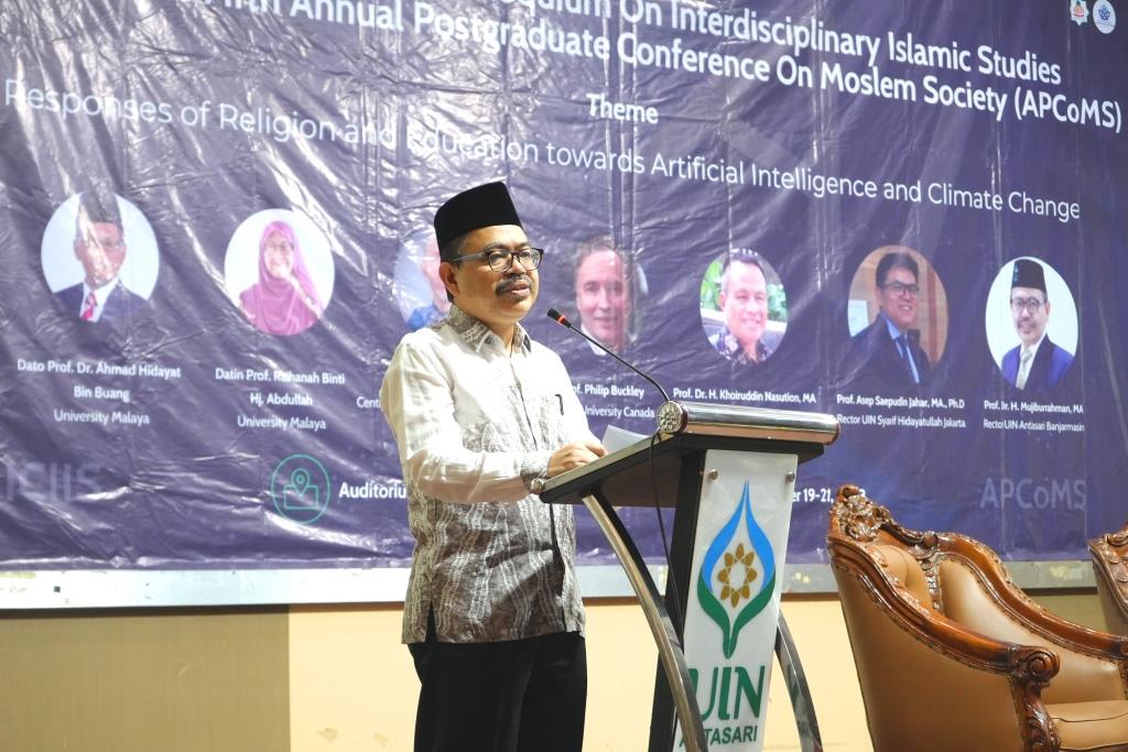 Rektor UIN Antasari Prof. Dr. H. Mujiburrahman, M.A. saat memberikan sambutan (Foto:Humas/Hadi Rustami)
