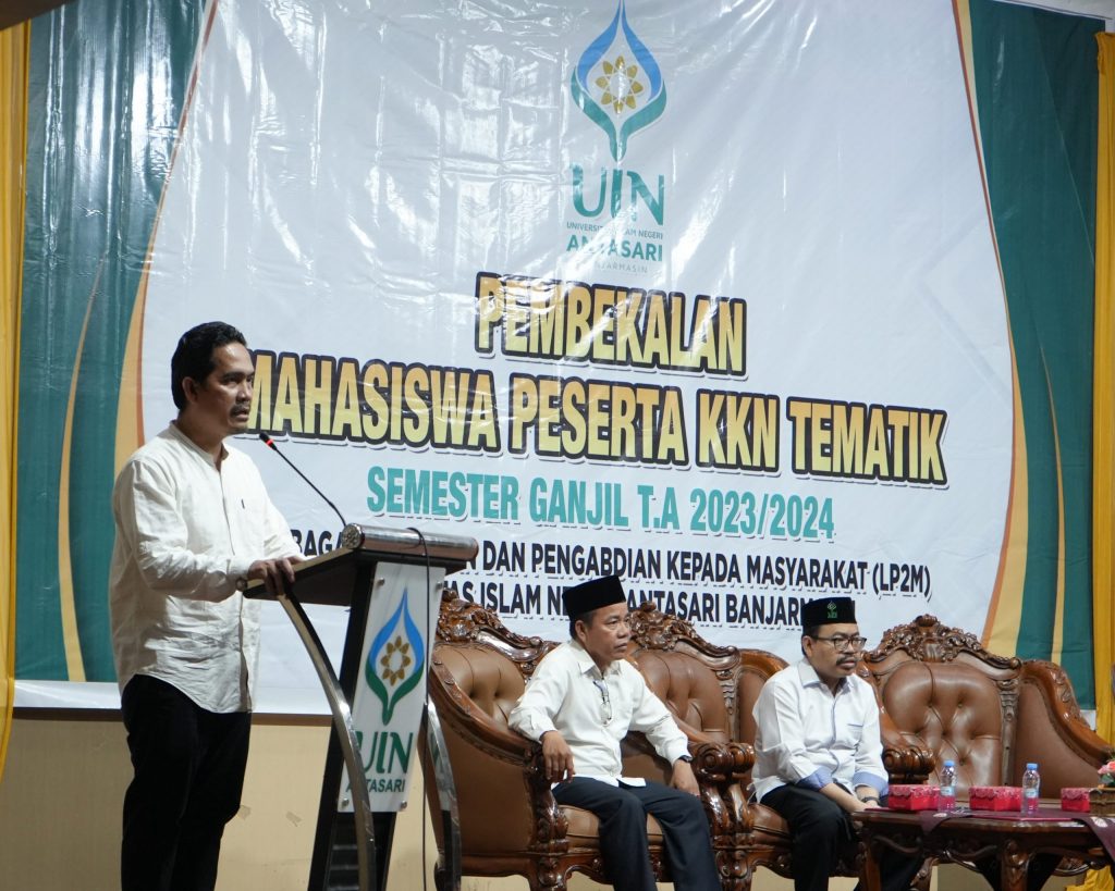 Ketua LP2M UIN Antasari Dr. Muhammad Zainal Abidin, M.Ag. saat menyampaikan laporan panitia (Foto:Humas/Hadi Rustami)