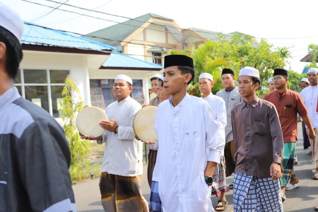 Pawai Hari Santri 2023 di UIN Antasari (Foto Humas Hadi Rustami)