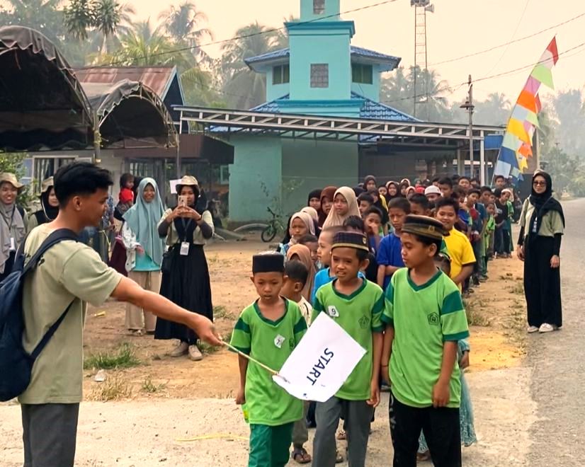 Pembukaan jalan sehat di Desa Tawia.