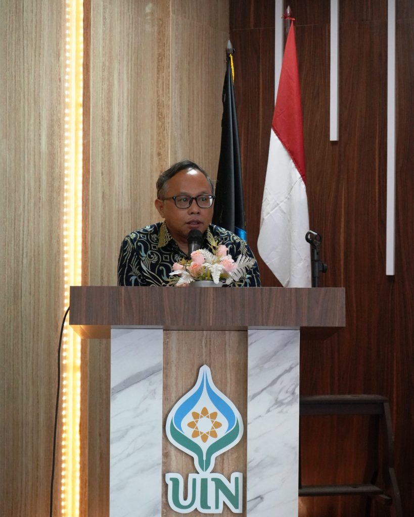 Wakil Rektor UIN Antasari Bidang Kemahasiswaan dan Kerja Sama Dr. Irfan Noor, M.Hum. saat membuka acara (Foto:Humas/Hadi Rustami)