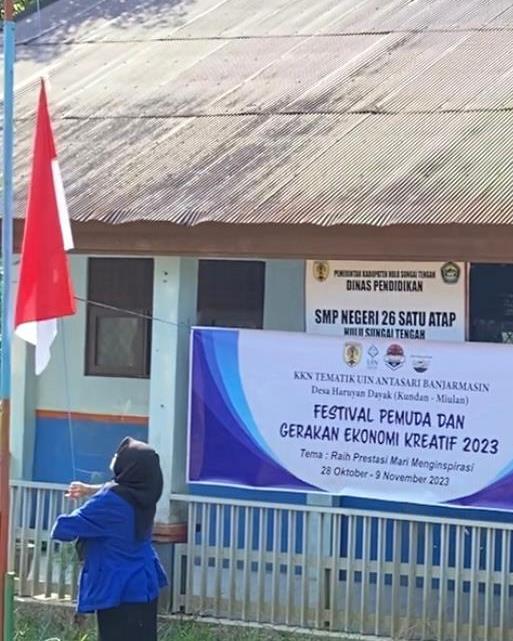 Upacara Bendera Hari Sumpah Pemuda 2023 di Haruyan Dayak oleh Mahasiswa KKN UIN Antasari