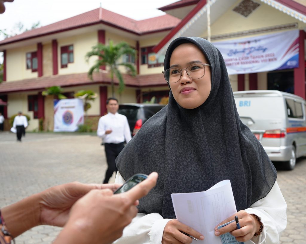 Eka Nurjannah saat diwawancarai Humas (Foto:Humas/Hadi Rustami)