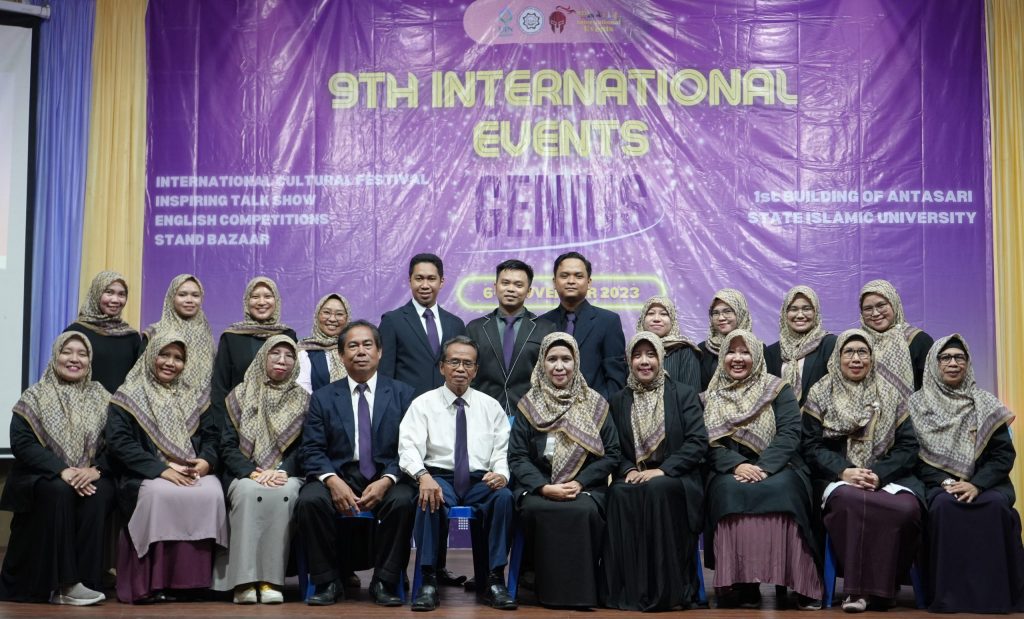 Foto bersama para dosen TBI UIN Antasari (Foto:Humas/Hadi Rustami)