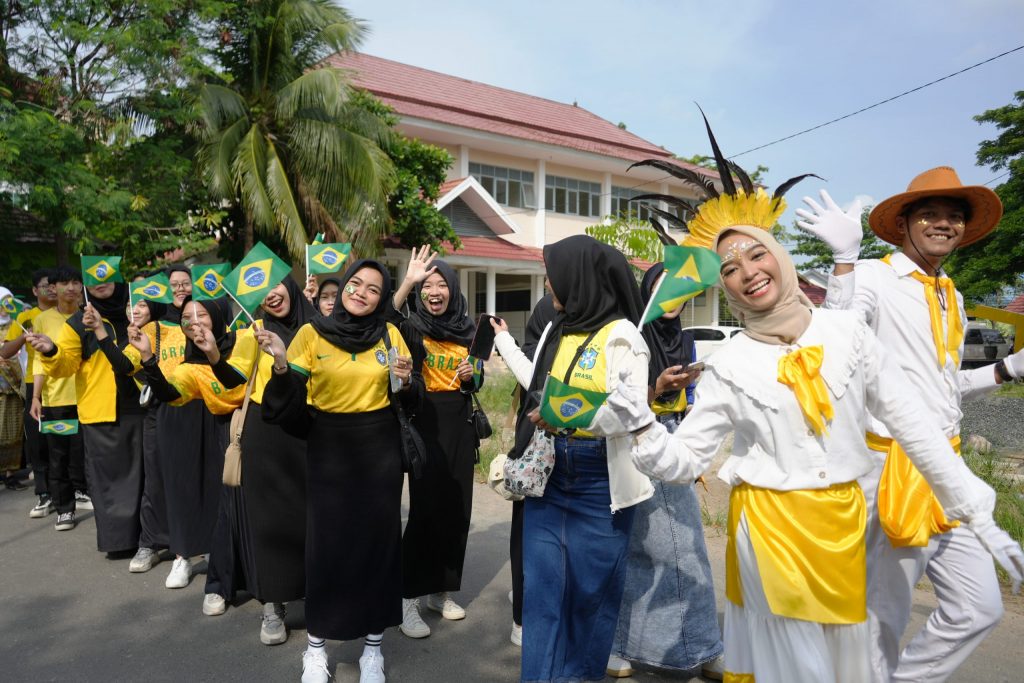 Penampilan kelompok budaya Brazil di International Culture Festival 2023 (Foto:Humas/Hadi Rustami)