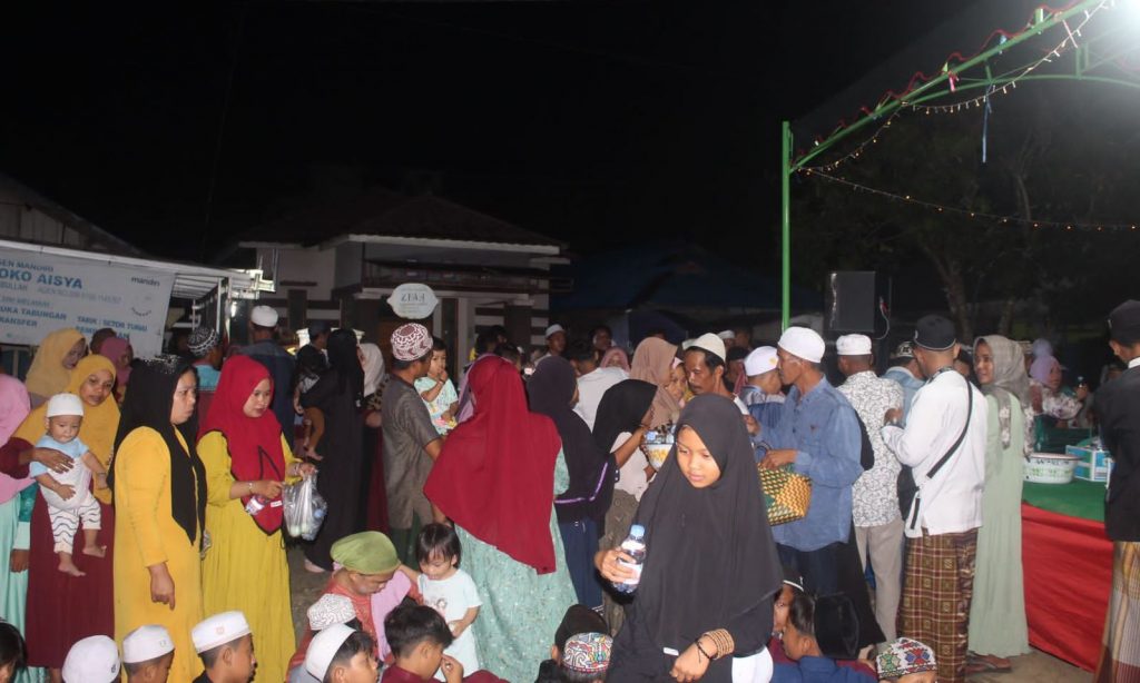 Ramainya warga berdatangan di acara Tablig Akbar Mahasiswa KKN Desa Alat.