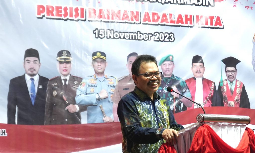 Rektor UIN Antasari Banjarmasin Prof. Dr. H. Mujiburrahman, M.A. saat memberikan sambutan (Foto:Humas/Hadi Rustami)