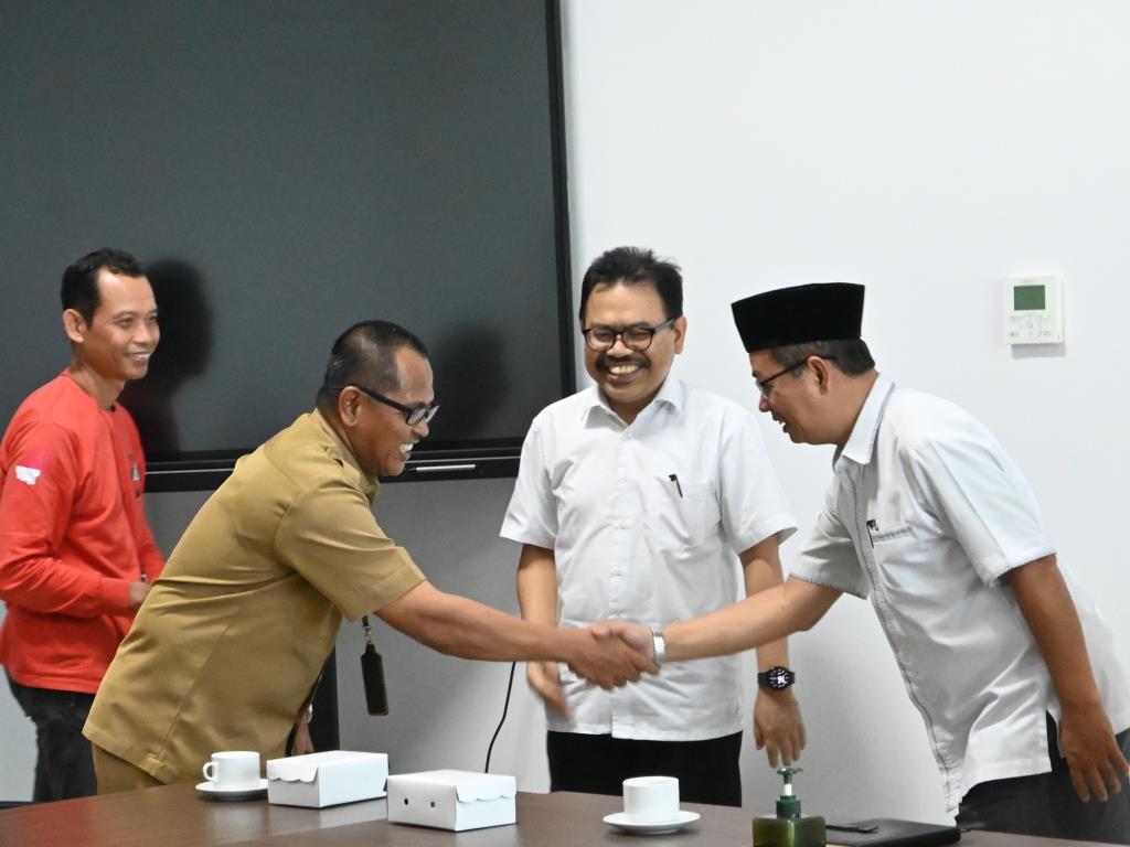 Kabid PDASRHL Dishut Kalsel saat berpamitan (Foto:PPL/Izhar Muttakin)