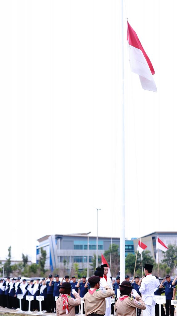 Upacara bendera perdana di Kampus 2 (Foto:Humas/Achmad Magfur)