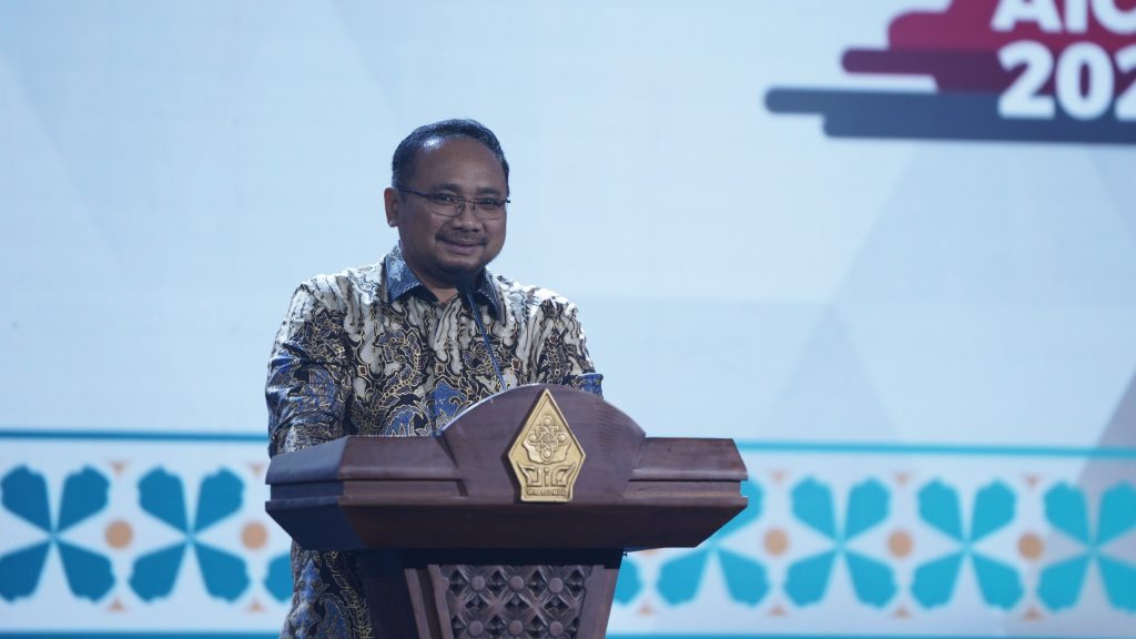 Menag RI Yaqut Cholil Qoumas saat menutup AICIS ke-23 (Foto:Media Center AICIS 2024)