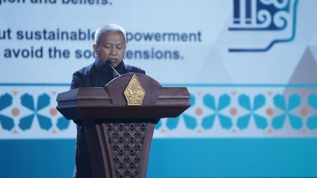 Plt. Rektor UIN Walisongo saat membacakan Piagam Semarang (Foto:Media Center AICIS 2024)
