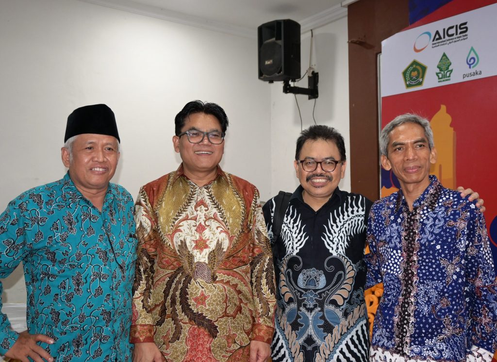 Rektor UIN Antasari saat berfoto bersama tokoh-tokoh penting PTKIN (Foto:Humas/Achmad Magfur)