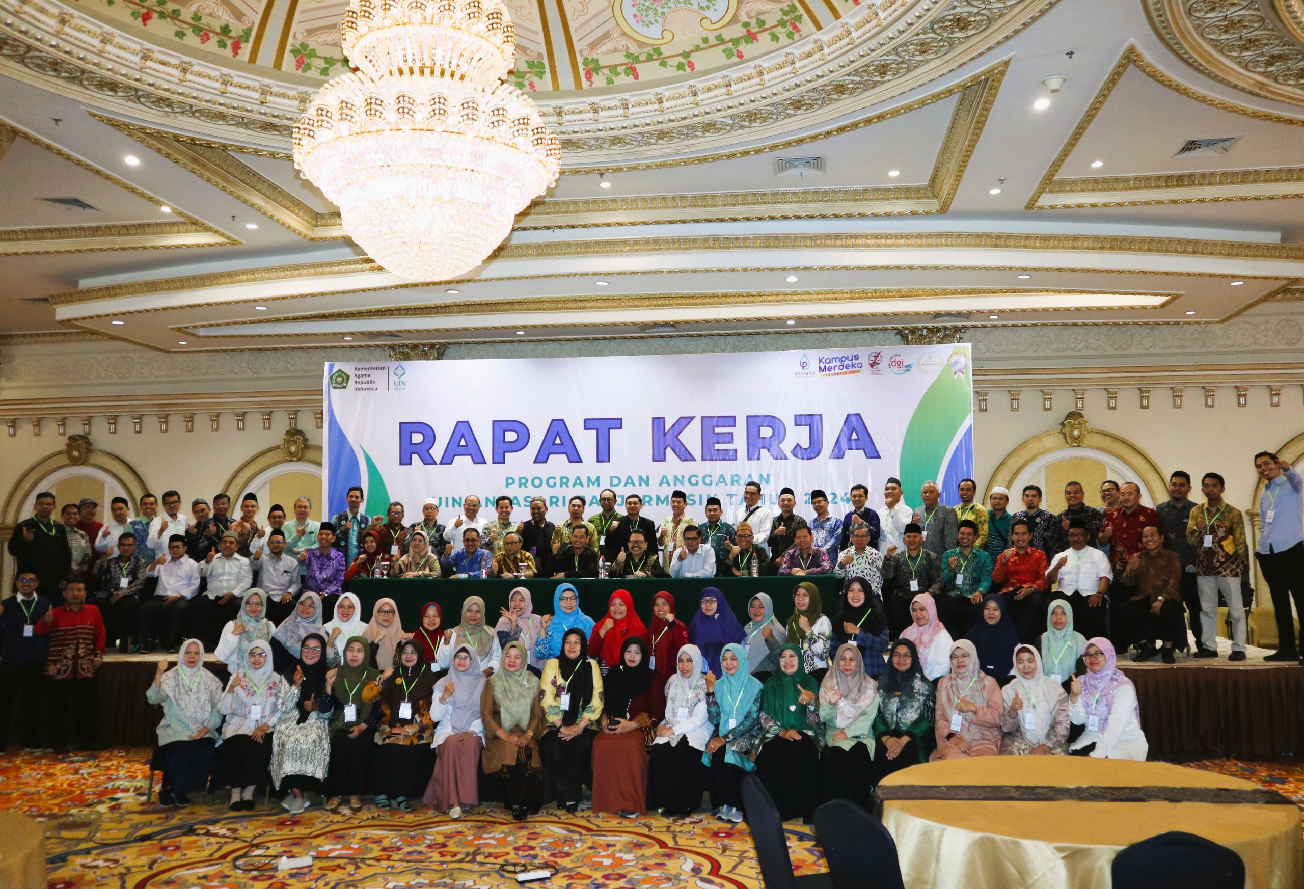 Foto bersama di penutupan Raker 2024 (Foto:Humas/Achmad Magfur)