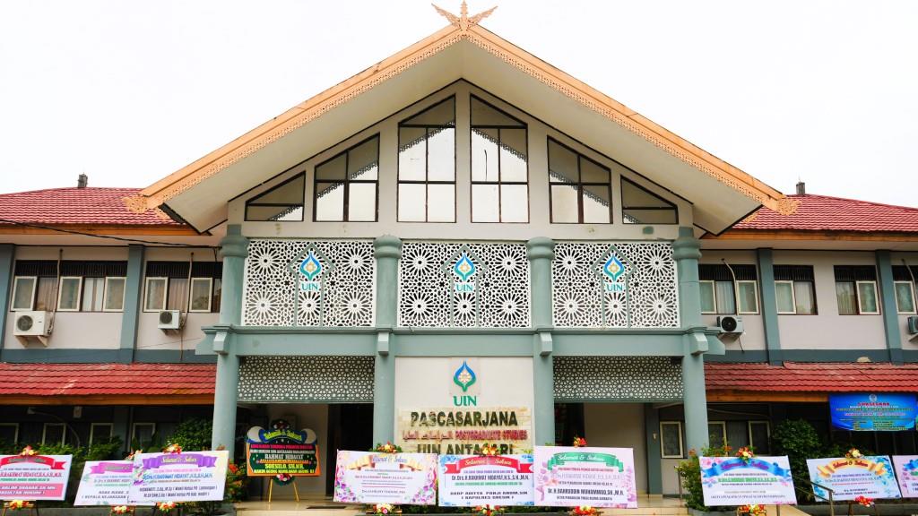 Gedung Pascasarjana di Kampus 1 UIN Antasari (Arsip Humas) - kompres