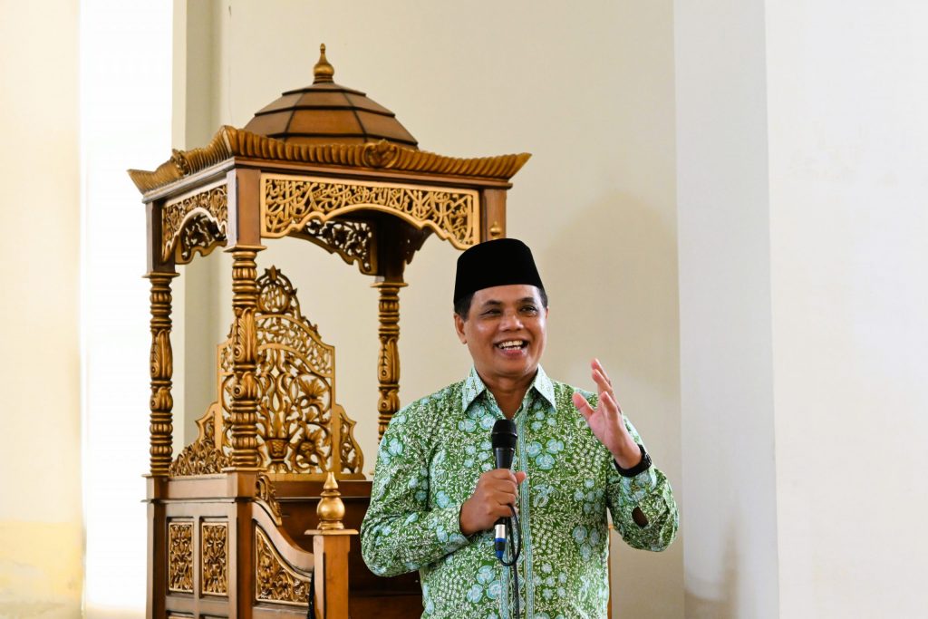 Karo AAKK UIN Antasari Drs. H. Saifi, M.Pd. saat membuka acara (Foto:Humas/Achmad Magfur)