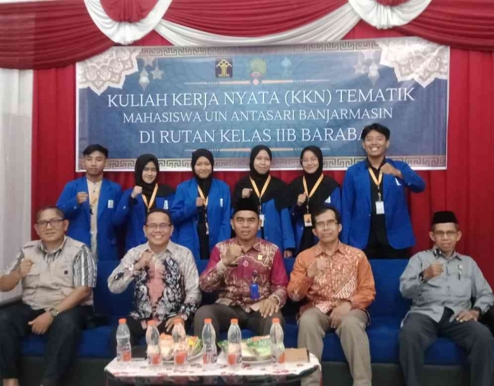 Mahasiswa, dosen, serta pejabat Rutan Barabai dalam Pembukaan KKN UIN Antasari (Foto Humas Rutan Barabai) - kompres