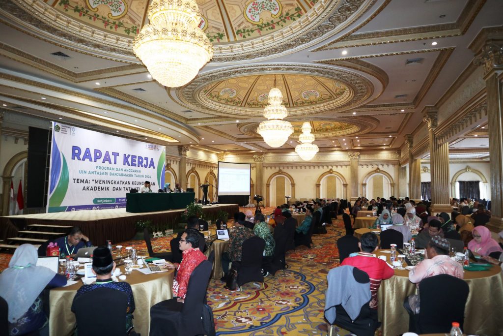 Pelaksanaan Raker 2024 UIN Antasari di Grand Qin Hotel Banjarbaru (Foto:Humas/Achmad Magfur)