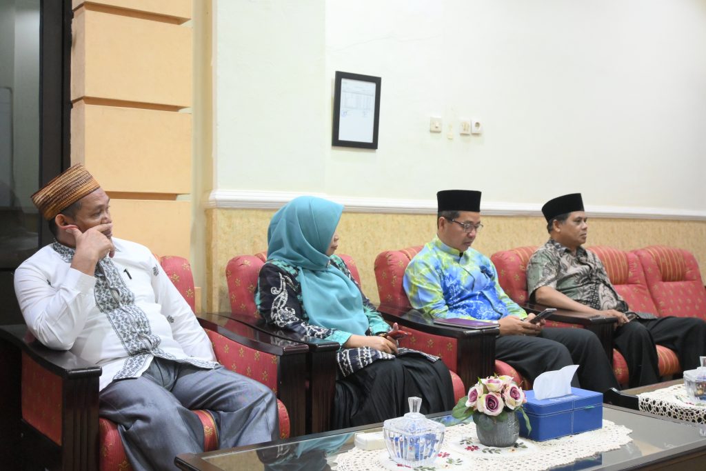 Pimpinan UIN Antasari saat menerima tamu dari DJPb Kalsel (Foto:Humas/Achmad Magfur)