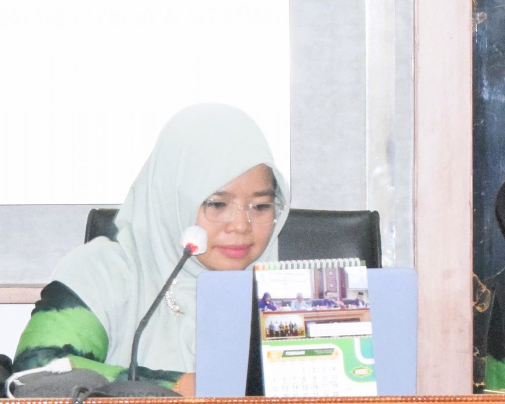 Sekretaris LPM UIN Antasari Dr. Ridha Dharmawaty, M.Pd. saat berada di Aula Zafry Zamzam (Arsip Humas)