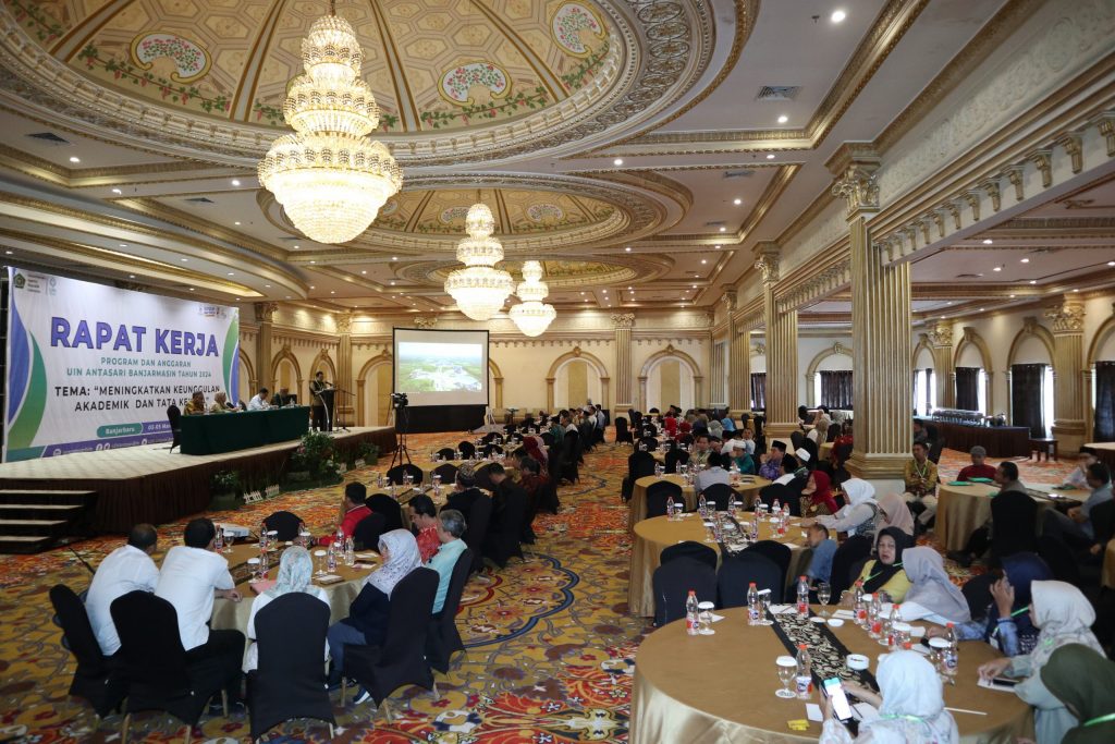 Suasana penutupan Raker 2024 di Ballroom Grand Qin Hotel Banjarbaru (Foto:Humas/Achmad Magfur)