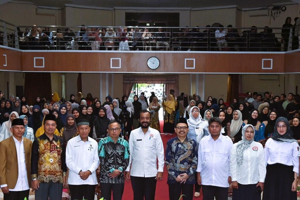 Foto bersama pimpinan UIN Antasari dengan para mitra kerja sama (Foto Humas Jamal Ripani) - kompres