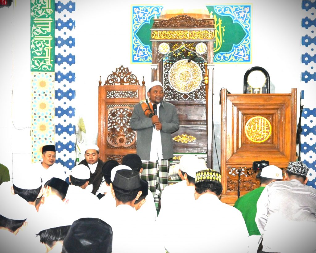 Kepala Ma'had Al-Jami'ah UIN Antasari Dr. Hairul Hudaya, M.Ag. saat menyampaikan laporan (Foto:Humas/Jamal Ripani)