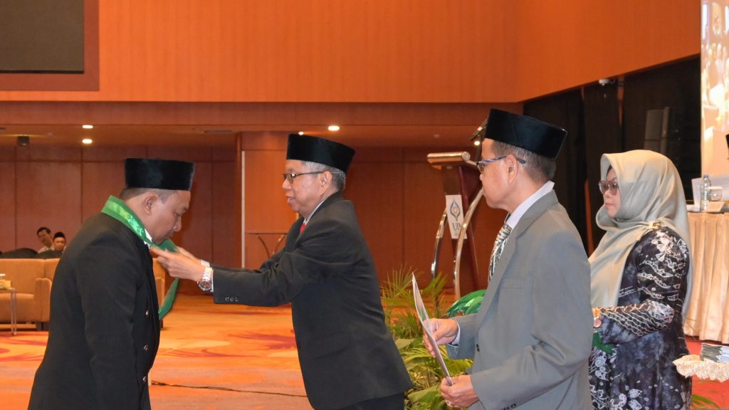 Ketua LPTK UIN Antasari Dr. H. Hamdan, M.Pd. saat meyudisium mahasiswa PPG Daljab Batch 2 K2 2023 (Foto:Humas/Jamal Ripani)