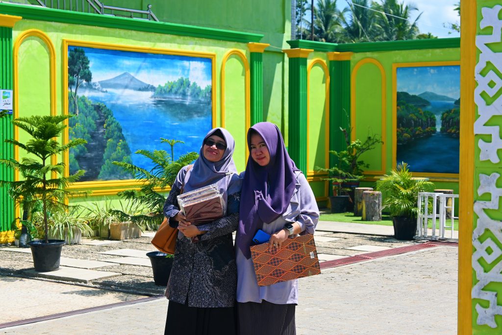 Tim Sosialisasi UIN Antasari saat berada di Ponpes Darul Istiqamah Putra (Foto:Humas/Jamal Ripani)